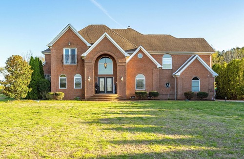 Berlin House | Near Beach & Golf! Sleep 26-Basketball Court-Game Room-Pool