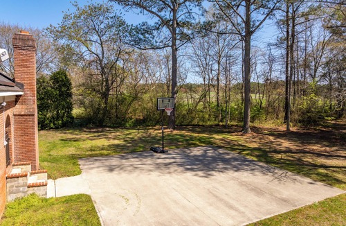 Berlin House | Near Beach & Golf! Sleep 26-Basketball Court-Game Room-Pool