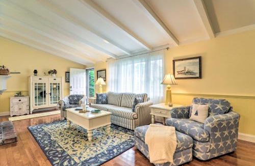 Hyannis Port House | Near Craigville Beach & Main St! Sunny Cottage