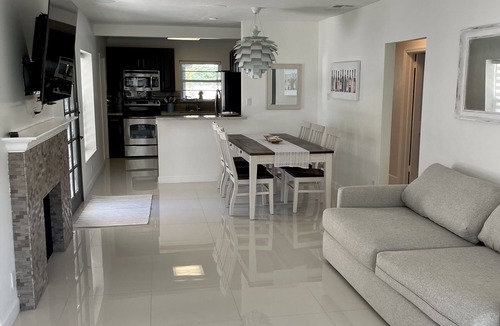 Shady Banks House | Near Downtown Ft Lauderdale PRIVATE HEATED POOL HOME 4 BEDROOM