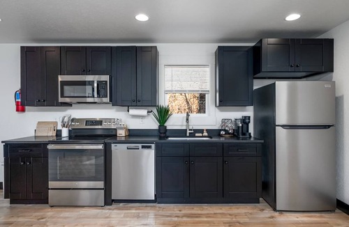 Kalispell Apartment | Near Glacier | Hot Tub | Walk Downtown