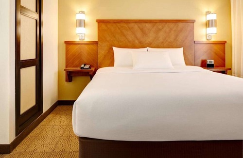 Harbordale Hotel | Near Port Everglades Cruise Port | Free Breakfast