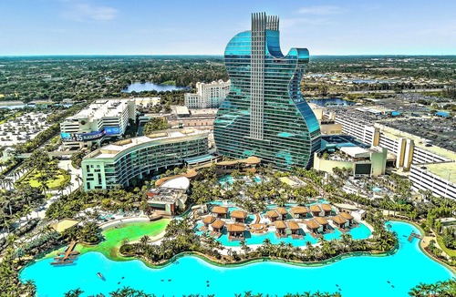 Downtown Hollywood Apartment | Near The Beach on Hollywood Blvd Great Suite D6