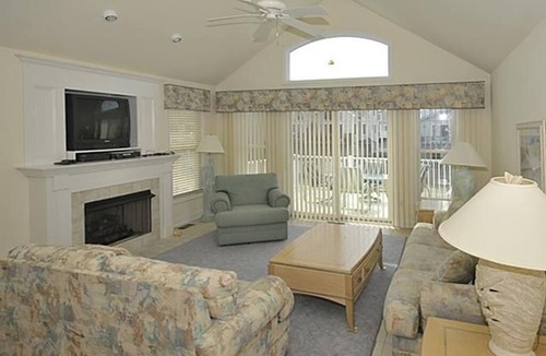 Avalon Condo | Neat and clean Seasonal rental