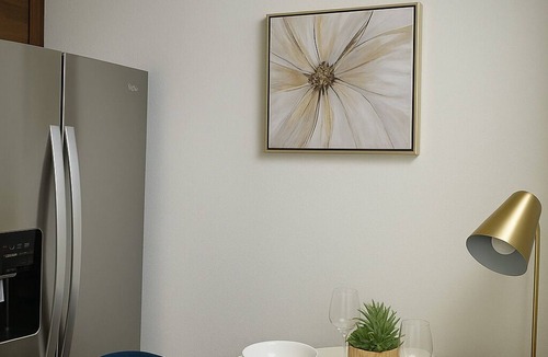 Del Rey Apartment | Neat Marina Studio by the Ocean Pool Gym Hot Tub BBQ Office