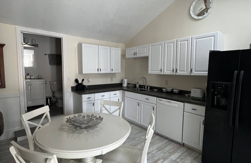 Pocasset Apartment | Nestled in Cataumet, One of the Cape’s Hidden Gems