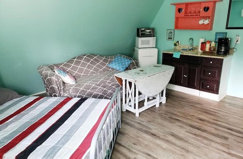 Fentress Apartment | Nestled In The Country Apt 2