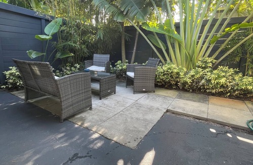 South Middle River House | NEW 2-bedroom unit lovely Fort Lauderdale w/AC, WiFi & AMAZING PRIVATE PATIO
