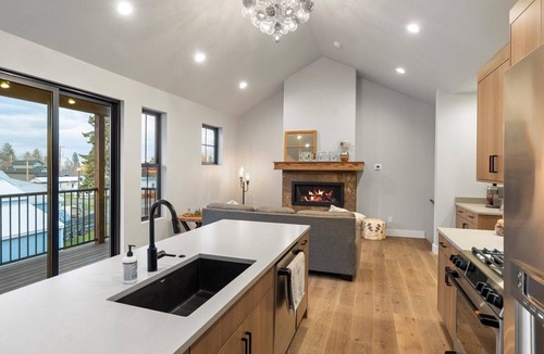 Lakeside Condo | New 3 Bd 3Ba Condo in the heart of Lakeside MT