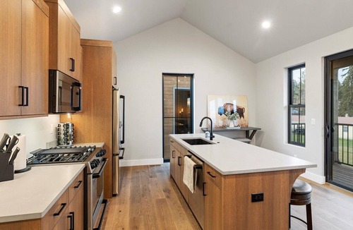 Lakeside Condo | New 3 Bd 3Ba Condo in the heart of Lakeside MT