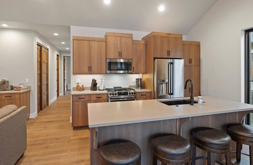 Lakeside Condo | New 3 Bd 3Ba Condo in the heart of Lakeside MT