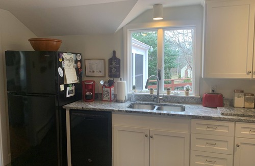 Harwich Center House | NEW 4 BEDROOM, 2 BATH HOME WITH LARGE DECK, SUNROOM, SLEEPS 10.