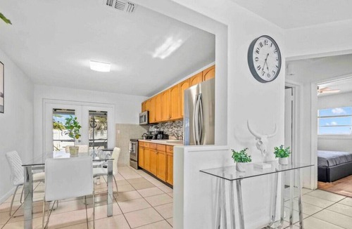 Hollywood Villa | NEW 4824 · Modern 2 Bed House W/ Pool In the Heart of FLL