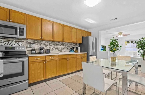 Hollywood Villa | NEW 4824 · Modern 2 Bed House W/ Pool In the Heart of FLL