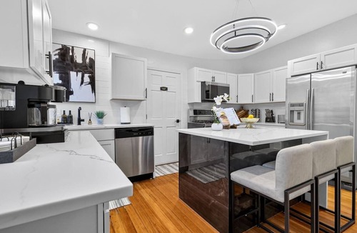 Mid-Cambridge House | NEW 4BR Harvard Square Loft with Game Room, Near Harvard & MIT plus FREE Parking