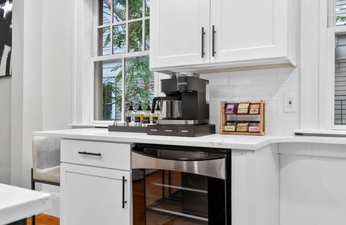 Mid-Cambridge House | NEW 4BR Harvard Square Loft with Game Room, Near Harvard & MIT plus FREE Parking
