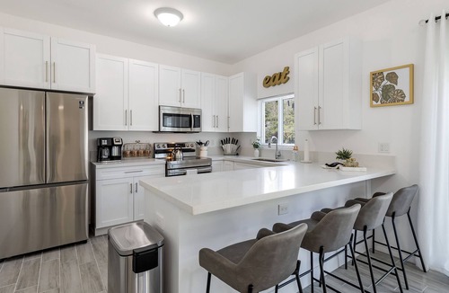 Middle River Terrace House | New 6BD/4BA home close to FLL Beach- Las Olas Blvd