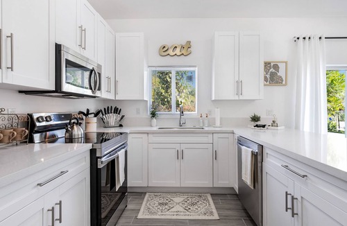Middle River Terrace House | New 6BD/4BA home close to FLL Beach- Las Olas Blvd