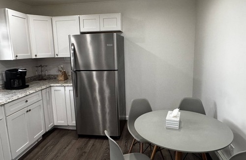Albany House | NEW! Albany Value Stay | Near universities, Hospitals