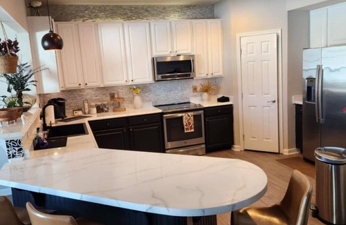 Newport News House | -NEW- Beautiful, Cozy & stylish home with office-for your family! Pet Friendly!