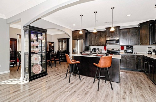 Norfolk House | NEW Beauty! This spacious get away is close to beach and base!