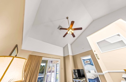 Fairfield Harbour Apartment | New Bern Lakeside Getaway-Modern 2BR Apartment with Resort Amenities