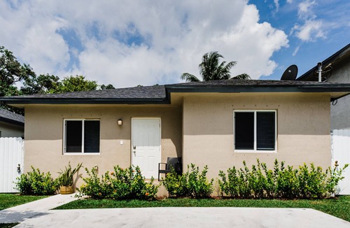 West Little River House | NEW BUILD! Luxury 3 Bedroom/2 Bathroom Private Clean Home - MIAMI☀️🏝