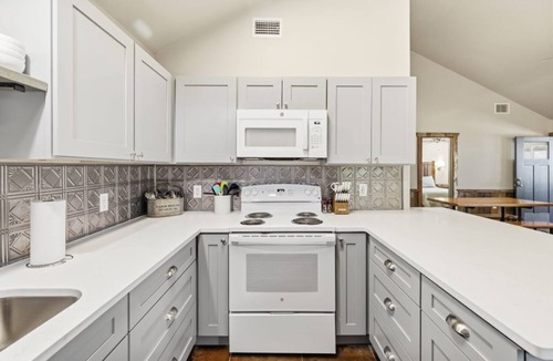 Ingram Cabin | New Cabin - Riverfront Resort- Hunt, TX