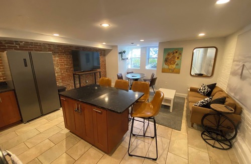 Capitol Hill Apartment | NEW Capitol Hill Gem: Office Space/Free Parking/Walk to Capitol