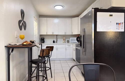 Miramar House | NEW Casa Vela | 4 car parking+15 min to FTL+Games