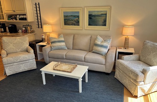 Ocean View House | NEW! Charming Cottage, Pet friendly, Hot tub, Dock & Pool Access-2 mi to Beach