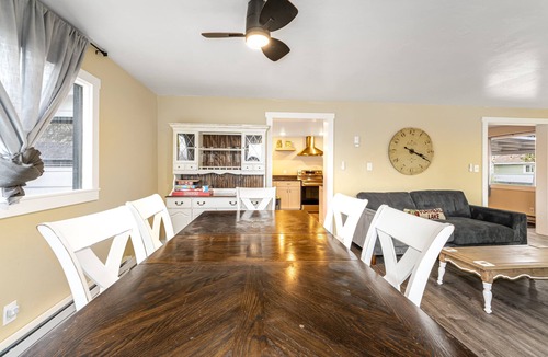 Bigfork House | New! Cherry Orchard Cottage | Fireplace · Near Flathead Lake · 1 Hr to Glacier National Park