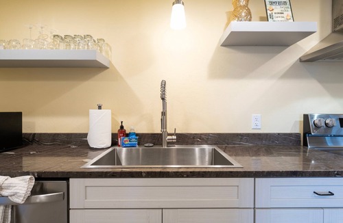 Bigfork House | New! Cherry Orchard Cottage | Fireplace · Near Flathead Lake · 1 Hr to Glacier National Park