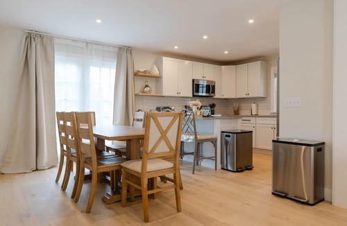 West of Town House | New Construction Home Mid-island