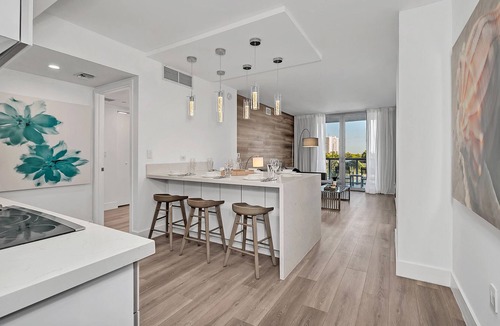 Hallandale Beach Resort | New Deluxe 2 Bed / 2 Bath Deluxe in Hallandale Beach