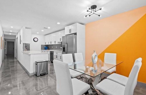 South New River Isles House | NEW ~ Duplex ~ Renovated ~ Newly Furnished ~ Spacious ~ Close to Everything!