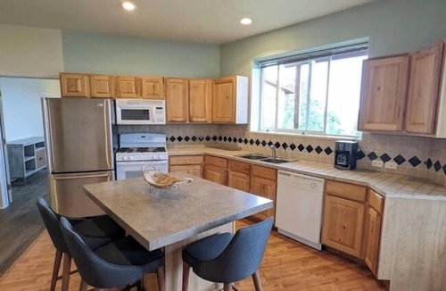 Bigfork House | New! Flathead Lake Views | Cherry Orchard | Walk to Lake | Two Living Spaces