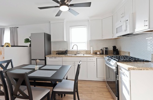 Carlstadt Apartment | New home/17 min to NYC/5 min to MetLife Stadium