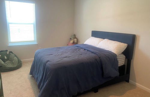 Long Neck House | New Home! Walk to Bay, Quick drive to Beach, two King Beds! Bring your Boat!