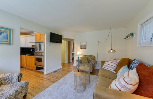 Del Haven Cottage | New Jersey Cottage w/Grill - Short Walk to Beach!