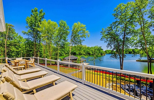 Mineral House | NEW Lakefront Lake Anna, Beach, Dock, Hot Tub