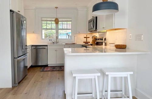South Rehoboth Cottage | New Listing~ Charming 4-bedroom cottage in Rehoboth Prime Weeks Available