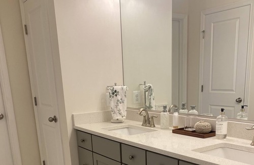 St. Martin House | "New Listing" Coastal Boutique in Bayside