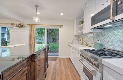 Bigfork House | New Listing | Cozy Swan River Cottage | Fire Pit | Dog Friendly | Bigfork, MT