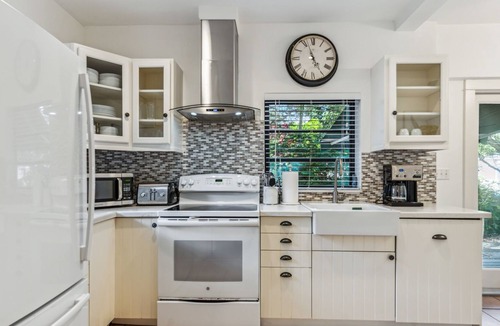 Riverside Park House | NEW LISTING! Dreaming of the Tropics! by RedAwning