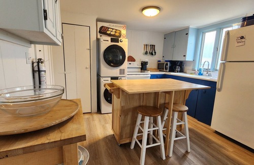 Wellfleet Cottage | NEW LISTING! Wellfleet Harbor 3BD Cottage-Water Views, Steps to the Beach, A/C, Outdoor Shower