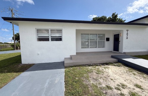 Miami Gardens Villa | NEW! Luxury 5BR Villa*Private Pool*BBQ*Game Room
