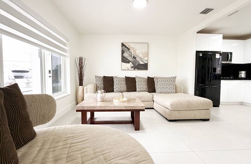 Miami Gardens Villa | NEW! Luxury 5BR Villa*Private Pool*BBQ*Game Room