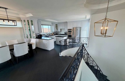 Sand Section Villa | NEW! Manhattan Beach Townhome Steps to the Sand