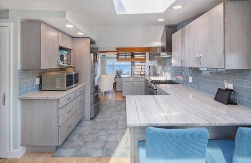 Newbury House | New Oceanfront Getaway with Exclusive Beach Access